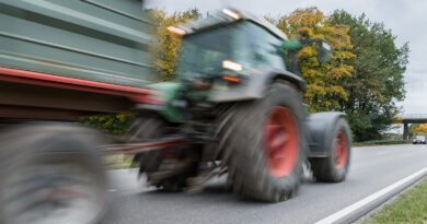 Webinar „Ernte ohne Bußgelder“: Das sollten Landwirte im Straßenverkehr beachten