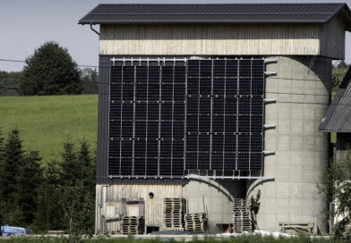 Vertikale PV-Anlage: Diese Vorteile haben Solarmodule an Silos